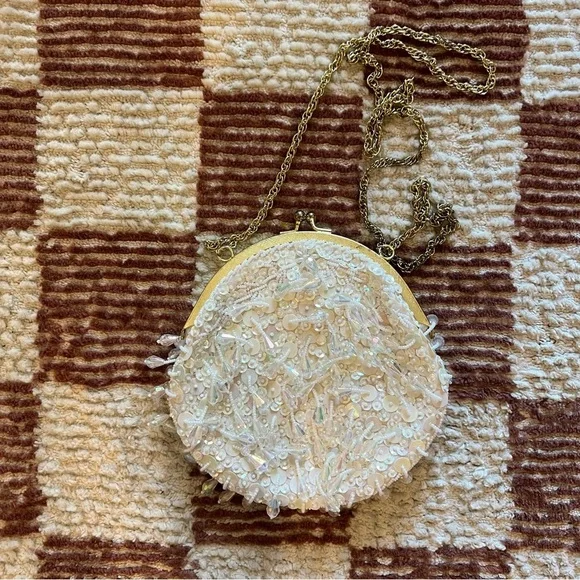 Vintage 80s 90s Iridescent Beaded Sequin Whitw Gold Kiss Lock Evening Bag Purse - Picture 2 of 4